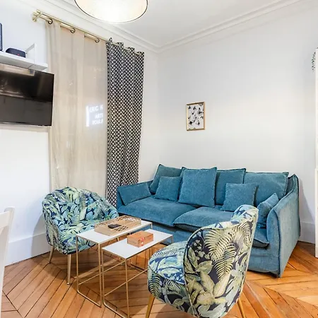 Avenue Ternes Apartment
